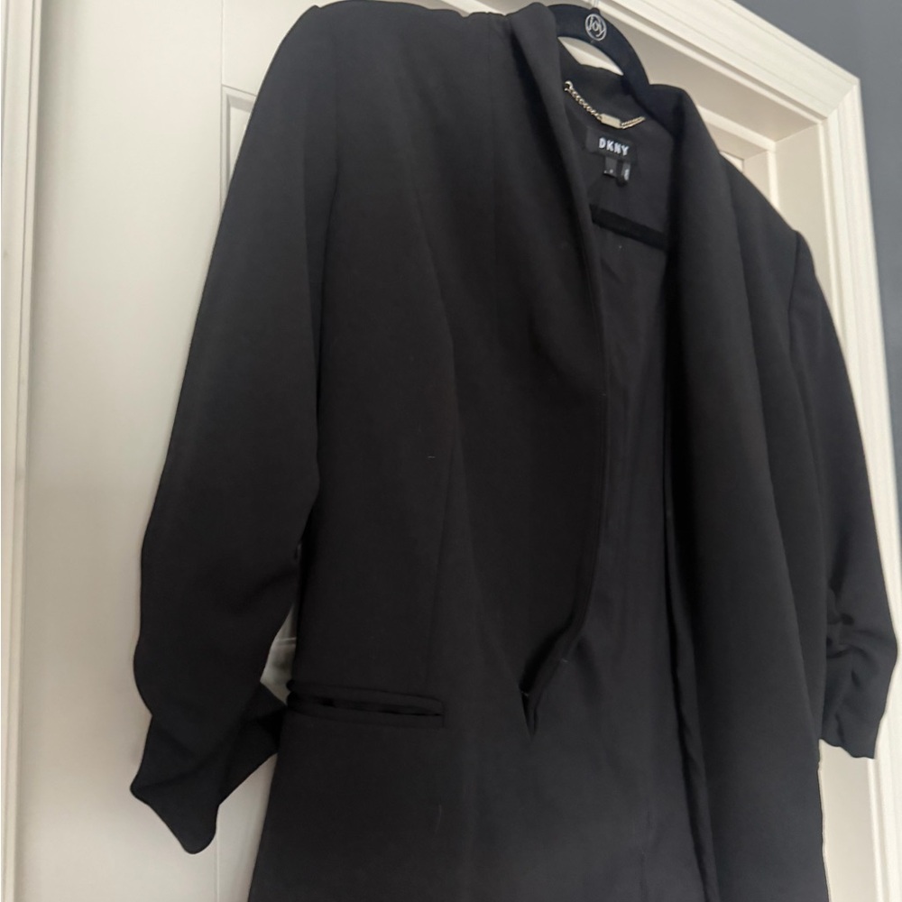DKNY Black Women's Blazer with rouged sleeves size 6